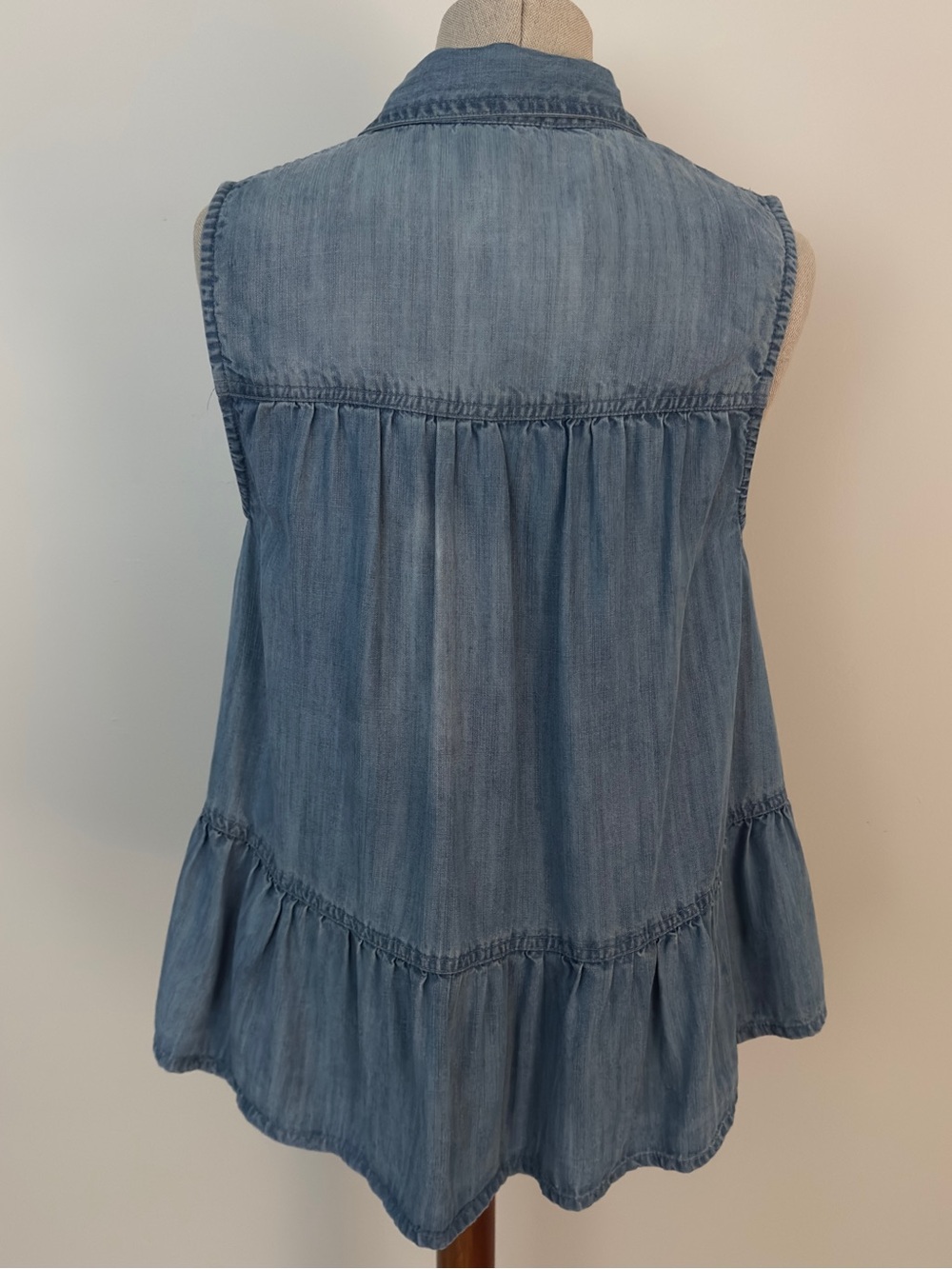 Elan Tencel Ruffle Button-Front Tank - Picture 3 of 9